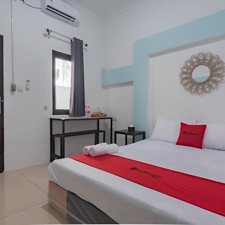 Reddoorz At Jalan Otista Karawang Hotel Eksteriør billede