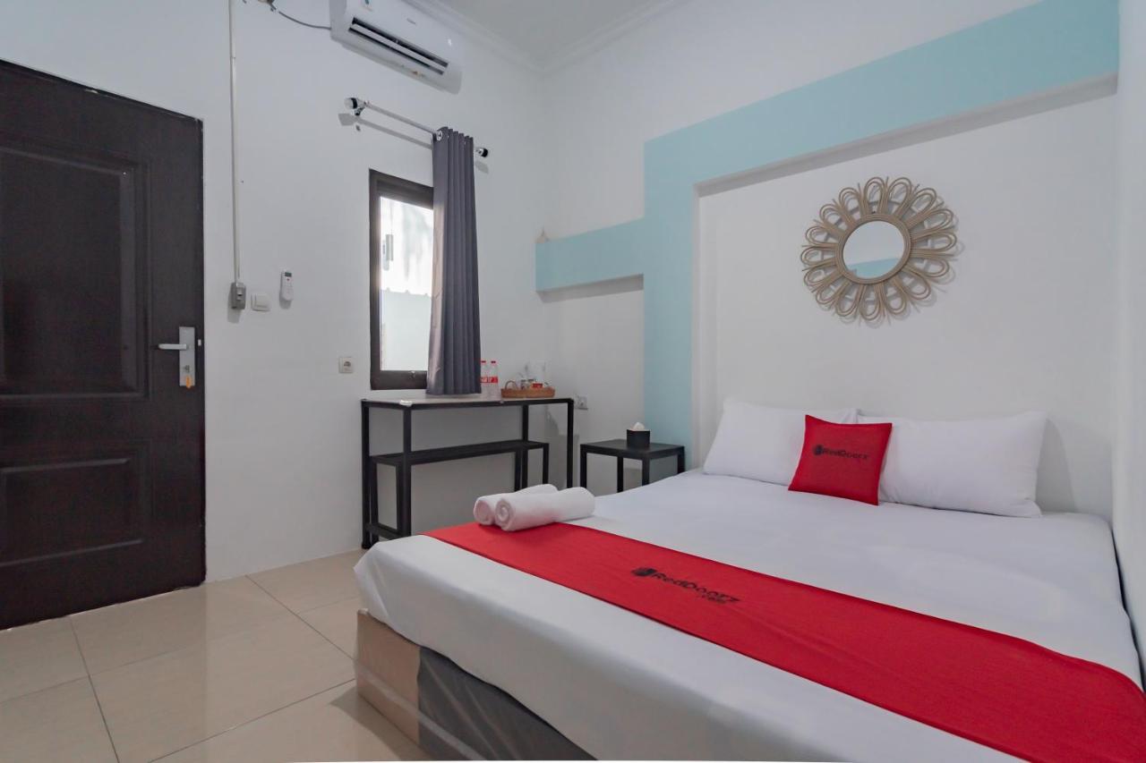 Reddoorz At Jalan Otista Karawang Hotel Eksteriør billede